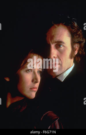 18. April 1997; Hollywood, Kalifornien, USA; Bild vom Direktor William Nicholson Romantik-Drama "Feuerschein" Darsteller SOPHIE MARCEAU als Elisabeth Laurier und STEPHEN DILLANE als Charles Godwin. Stockfoto