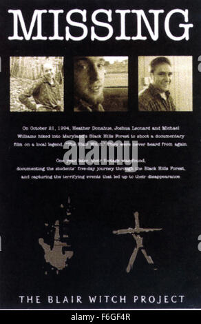 Datum der Freigabe: 25. Januar 1999. Filmtitel: The Blair Witch Project. STUDIO: Lions Gate Films. PLOT: Im Oktober 1994 verschwanden drei Student Filmemacher in den Wäldern in der Nähe von Burkittsville, Maryland, während der Dreharbeiten einer Dokumentations... Ein Jahr später wurde ihr Filmmaterial gefunden. Im Bild: Filmplakat. Stockfoto