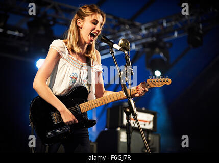 Wolf Alice auf der 6 Musik-Bühne beim Latitude Festival 19. Juli 2015 durchführen. Stockfoto