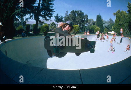 19. Januar 2001; Hollywood, Kalifornien, USA; TONY ALVA als selbst in dem Dokumentarfilm "Dogtown and Z-Boys,'' über die Pionierarbeit der 1970er Jahre Zephyr Skaten unter der Regie von Stacy Peralta. Stockfoto