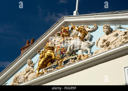 Großbritannien, England, Yorkshire, Hull, Nordseite Kirche, königliche Wappen auf Trintity House, Sitz der britischen Lighhouses, Stockfoto