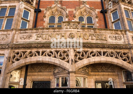 Großbritannien, England, Yorkshire, Hull, Carr Lane, Punch Hotel, Edwardian Pub Architektur Stockfoto