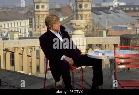 9. März 2001; Hollywood, Kalifornien, USA; Schauspieler ROBERT REDFORD als Nathan Muir in Tony Scotts Action-Thriller "Spy Game." Stockfoto