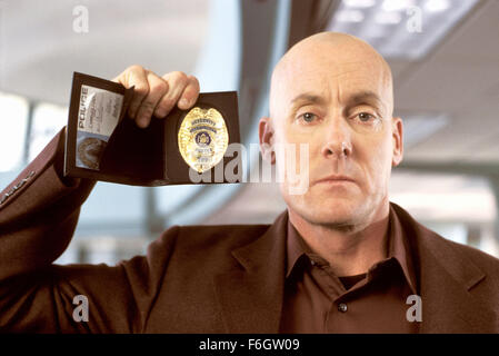 9. März 2001; Hollywood, Kalifornien, USA; Schauspieler JOHN C. McGINLEY als Detektiv Charles in der College-Komödie "Stealing Harvard". Stockfoto