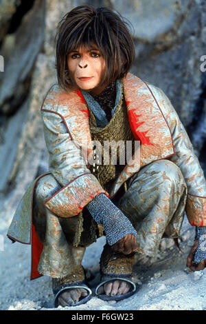 26. Juli 2001; Hollywood, Kalifornien, USA; HELENA BONHAM CARTER als Ari in der Sci-Fi, Action, Abenteuer '' Planet of the Apes"unter der Regie von Tim Burton. Stockfoto