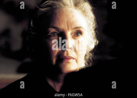 2. August 2001; Long Island, NV, USA; FIONNULA FLANAGAN stars wie Frau Mills in der spannenden Horror-Drama 'The Others' Regie: Alejandro Amenábar. Stockfoto