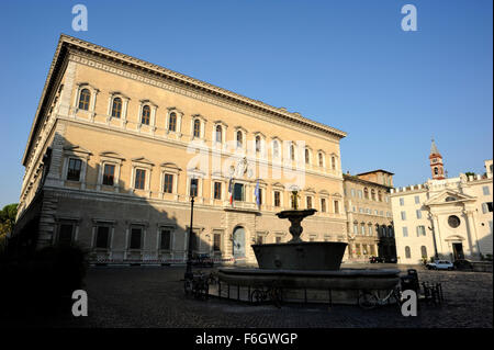 Palazzo Farnese, Piazza Farnese, Rom, Italien Stockfoto