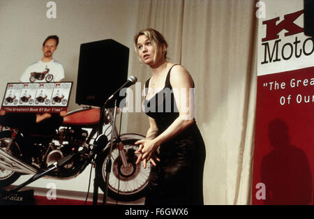 Datum der Freigabe: 13. April 2001. FILMTITEL: Bridget Jones Diary. STUDIO: Kleiner Vogel. PLOT: Bridget Jones ist eine durchschnittliche Frau kämpft gegen ihr Alter, ihr Gewicht, ihren Job, ihren Mangel an Mann und ihren vielen Unvollkommenheiten. Als ein Neujahrsvorsatz beschließt Bridget, übernimm die Kontrolle über ihr Leben ab durch ein Tagebuch, in dem sie immer die vollständige Wahrheit sagen wird. Die Feuerwerke beginnen, wenn ihr charmantes obwohl verrufenen Chef Interesse an der schrulligen Miss Jones hat. In den Mix geworfen sind Bridgets Band leicht exzentrische Freunde und eine eher unangenehme Bekanntschaft, Bridget Stockfoto