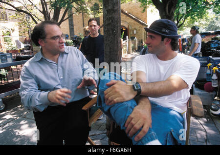 18. April 2001; Austin, TX, USA; Regisseur ROBERT RODRIGUEZ am Set von "Spy Kids." Stockfoto