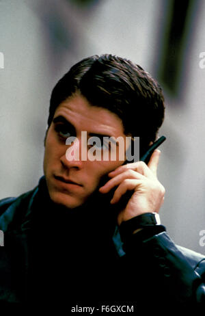 Sep 08, 2001; Hollywood, Kalifornien, USA; JON ABRAHAMS als Lenny Burroughs in dem Thriller, Action, Drama '' Szenen des Verbrechens '' Regie Dominique Forma. Stockfoto