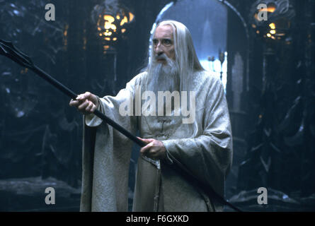 1. Januar 2001 - kein Merchandising. Nur zur redaktionellen Verwendung. Kein Buch Cover Verwendung... Der Herr der Ringe: Die Gefährten, Christopher Lee, Saruman (Charakter)... Film und Fernsehen. () Stockfoto