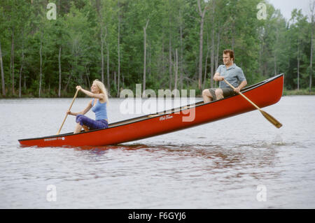 1. November 2001; Hollywood, Kalifornien, USA; GWYNETH PALTROW als Rosemary Shanahan und JACK BLACK als Hal Larson in der romantischen Komödie/Drama "Shallow Hal" unter der Regie von Bobby und Peter Farrelly. Stockfoto