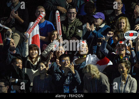 O2, London, UK. 17. November 2015. ATP Tennis Tour Finale. 3. Tag. Fans sehen das Spiel zwischen Kei Nishikori (JPN) und Tomas Berdych (CZE). Nishikori gewann das Spiel 7-5, 3-6, 6-3. Bildnachweis: Action Plus Sport Bilder/Alamy Live News Stockfoto