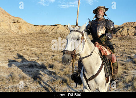 11. Februar 2002; London, England, Vereinigtes Königreich; JEAN ROCHEFORT als Don Quijote am Set des Dokumentarfilms '' Lost in La Mancha "unter der Regie von Keith Fulton und Louis Pepe. Stockfoto