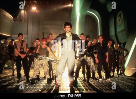 Filmtitel 1986: ALIENS, Regie: JAMES CAMERON, im Bild: JAMES CAMERON, ENSEMBLE. (Bild Kredit: SNAP) Stockfoto