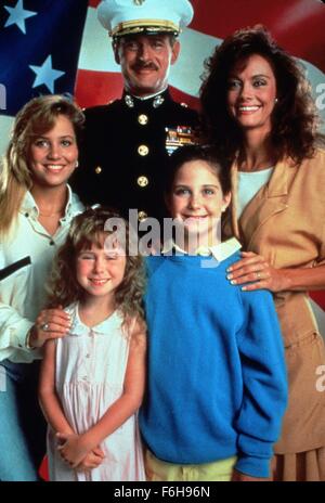 1989, Filmtitel: großer Vater, im Bild: Kleidung, ENSEMBLE, MARINE Kleid UNIFORM. (Bild Kredit: SNAP) Stockfoto