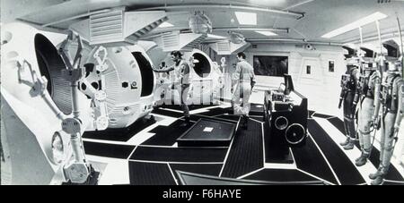 1969, Filmtitel: 2001: eine Odyssee im Weltraum, Regie: STANLEY KUBRICK, Studio: MGM, abgebildet: KEIR DULLEA, STANLEY KUBRICK. (Bild Kredit: SNAP) Stockfoto