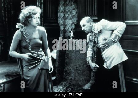 Filmtitel 1928,: geheimnisvolle Dame, Regie: FRED NIBLO, Studio: MGM, abgebildet: gefährliche Damen, GRETA GARBO, Handfeuerwaffe, FRED NIBLO, GUSTAV VON SEYFFERTITZ, Waffen. (Bild Kredit: SNAP) Stockfoto
