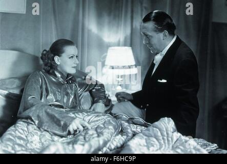 1932, Filmtitel: GRAND HOTEL, Regie: EDMUND GOULDING, Studio: MGM, abgebildet: GRETA GARBO, EDMUND GOULDING. (Bild Kredit: SNAP) Stockfoto