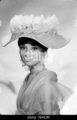 1964, Filmtitel: MY FAIR LADY, Regie: GEORGE CUKOR, Studio: WARNER, abgebildet: AUDREY HEPBURN, Hut, Rüschen, LADY, PORTRAIT. (Bild Kredit: SNAP) Stockfoto