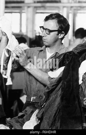 1969, Filmtitel: nehmen das Geld und Lauf, Regie: WOODY ALLEN, Studio: PALOMAR, abgebildet: WOODY ALLEN, BH. (Bild Kredit: SNAP) Stockfoto