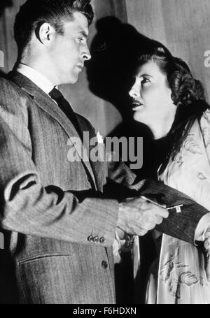 1948, Filmtitel: SORRY, falsche Nummer, Regie: ANATOLE LITVAK, Studio: PARAMOUNT, im Bild: FILM NOIR, BURT LANCASTER, ANATOLE LITVAK, Mord (Verschwörung), BARBARA STANWYCK, THRILLER, Frauen (IN Gefahr). (Bild Kredit: SNAP) Stockfoto