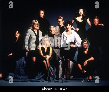 1991, Filmtitel: Dynastie: die Miniserie, Studio: ABC, abgebildet: MAXWELL CAULFIELD, JOAN COLLINS, AL CORLEY, KATHLEEN BELLER, ENSEMBLE, LINDA EVANS, JOHN FORSYTHE, JOHN JAMES, HEATHER LOCKLEAR, ROBIN SACHS. (Bild Kredit: SNAP) Stockfoto