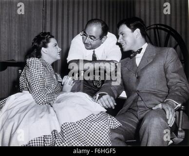 1940, Filmtitel: LITTLE NELLIE KELLY, Regie: NORMAN TAUROG, Studio: MGM, abgebildet: JUDY GARLAND, GEORGE MURPHY. (Bild Kredit: SNAP) Stockfoto