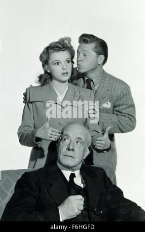 1941, Filmtitel: Leben beginnt für ANDY HARDY, Regie: GEORGE B SEITZ, Studio: MGM, abgebildet: JUDY GARLAND, MICKEY ROONEY, GEORGE B SEITZ. (Bild Kredit: SNAP) Stockfoto