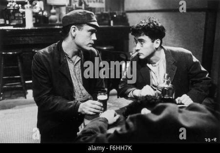 1992, Filmtitel: Schatten und Nebel, Regie: WOODY ALLEN, Studio: ORION, abgebildet: WOODY ALLEN, JOHN CUSACK. (Bild Kredit: SNAP) Stockfoto