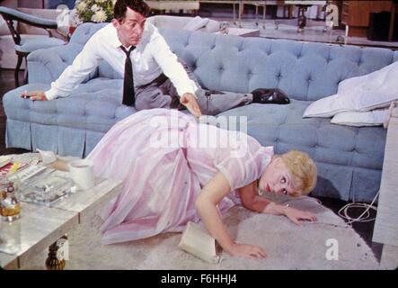 1960, Filmtitel: Glocken läuten, Regie: VINCENTE MINNELLI, Studio: MGM, abgebildet: JUDY HOLLIDAY, DEAN MARTIN. (Bild Kredit: SNAP) Stockfoto