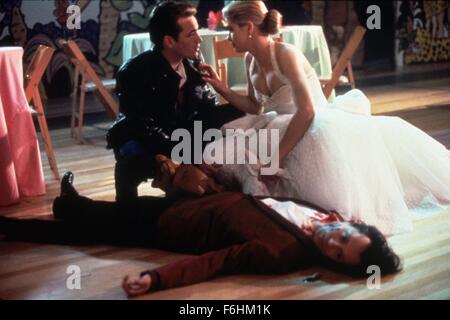 1992, Filmtitel: BUFFY, die VAMPIRJÄGERIN, Direktor: FRAN RUBEL KUZUI, Studio: FOX, abgebildet: FRAN RUBEL KUZUI, LUKE PERRY. (Bild Kredit: SNAP) Stockfoto