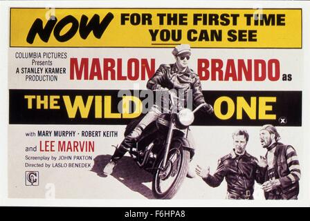 1954, Filmtitel: WILD ONE, Regisseur: LASLO BENEDEK, abgebildet: LASLO BENEDEK, MARLON BRANDO, Motorrad. (Bild Kredit: SNAP) Stockfoto