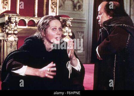 1974, Filmtitel: ABDANKUNG, Regie: ANTHONY HARVEY, Studio: WARNER, abgebildet: Kostüm, DRAMA, ANTHONY HARVEY, historisches DRAMA, RELIGION, Rom, ROYALTY, Schweden, LIV ULLMANN. (Bild Kredit: SNAP) Stockfoto