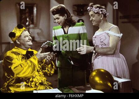 1943, Filmtitel: tanzen Meister, Regie: MAL St. CLAIR, Studio: FOX, abgebildet: OLIVER HARDY, LAUREL & HARDY, STAN LAUREL, TRUDY MARSHALL. (Bild Kredit: SNAP) Stockfoto