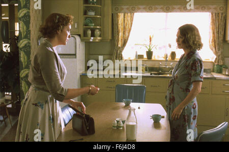 18. Dezember 2002; Hollywood, Kalifornien, USA; Schauspielerin JULIANNE MOORE stars wie Laura Brown in "The Hours". Stockfoto