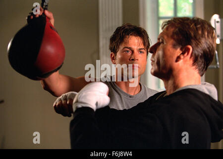 Datum der Freigabe: 13. April 2003. FILMTITEL: eingerahmt. STUDIO: Turner Network Television. PLOT: Die Einsätze sind hoch. Die Falle ist eingestellt. Es gibt niemanden mehr zu vertrauen. Bild: ROB LOWE stars wie Mike Santini mit SAM NEILL als Eddie Meyers. Stockfoto