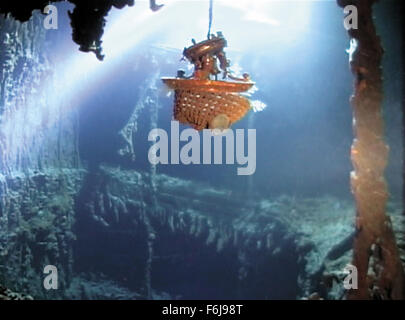 31. März 2003; Hollywood, Kalifornien, USA; Unterwasser Schuss von der Titanic aus der Familie Dokumentation '' Ghosts of the Abyss'' unter der Regie von James Cameron. Stockfoto