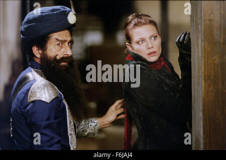 11. Juli 2003; Los Angeles, Kalifornien, USA; Schauspieler NASEERUDDIN SHAH Stars wie Captain Nemo und PETA WILSON als Mina Harker in der 20th Century Fox fantasy-Film, "The League of Extraordinary Gentlemen." Stockfoto