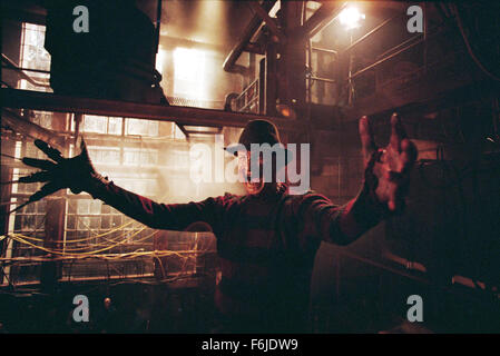 13. August 2003; Toronto, ON, Kanada; ROBERT ENGLUND stars wie Freddy Krueger in der Horror-Action-Film "Freddy Vs. Jason", Regie: Ronny Yu. Stockfoto