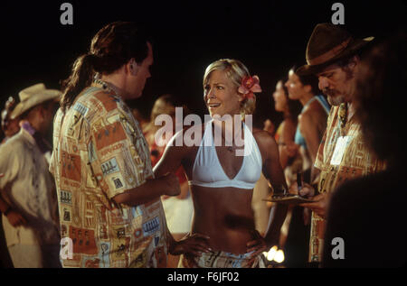 Erscheinungsdatum: 27. Februar 2004. FILMTITEL: Club Dread. STUDIO: Cataland Filme. PLOT: Als ein Serienmörder unterbricht den Spaß an der mondänen Coconut Pete Coconut Beach Resort--eine hedonistische Insel-Paradies für Swinger---es liegt auf der Club Mitarbeiter, die Gewalt zu stoppen oder zu mindestens zu verstecken! Bild: BRITTANY DANIEL stars wie Jenny und KEVIN HEFFERNAN als Lars. Stockfoto