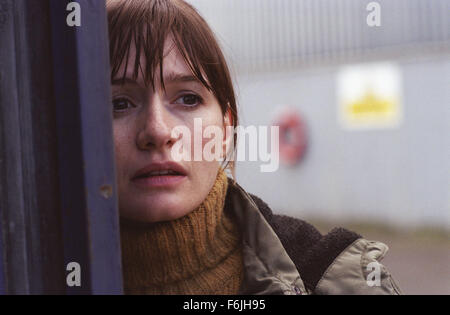 Datum der Freigabe: 4. Mai 2004. FILMTITEL: Lieber Frankie. STUDIO: Scottish Screen. PLOT: Nachdem ihr Sohn zahlreiche Briefe unter dem Deckmantel des Vaters gefolgt seid, heuert eine Frau ein Fremder, als sein Vater zu stellen, wenn Sie ihn treffen. Bild: EMILY MORTIMER stars wie Lizzie. Stockfoto