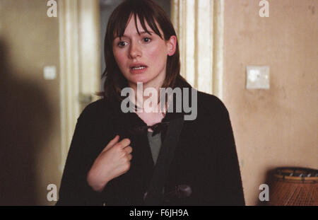 Datum der Freigabe: 4. Mai 2004. FILMTITEL: Lieber Frankie. STUDIO: Scottish Screen. PLOT: Nachdem ihr Sohn zahlreiche Briefe unter dem Deckmantel des Vaters gefolgt seid, heuert eine Frau ein Fremder, als sein Vater zu stellen, wenn Sie ihn treffen. Bild: EMILY MORTIMER stars wie Lizzie. Stockfoto