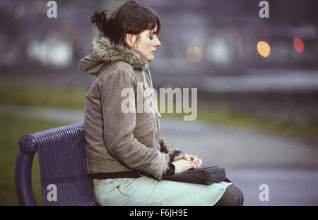 Datum der Freigabe: 4. Mai 2004. FILMTITEL: Lieber Frankie. STUDIO: Scottish Screen. PLOT: Nachdem ihr Sohn zahlreiche Briefe unter dem Deckmantel des Vaters gefolgt seid, heuert eine Frau ein Fremder, als sein Vater zu stellen, wenn Sie ihn treffen. Bild: EMILY MORTIMER stars wie Lizzie. Stockfoto