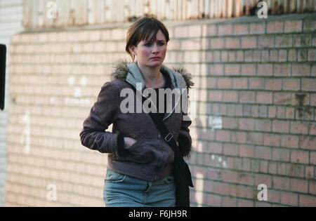 Datum der Freigabe: 4. Mai 2004. FILMTITEL: Lieber Frankie. STUDIO: Scottish Screen. PLOT: Nachdem ihr Sohn zahlreiche Briefe unter dem Deckmantel des Vaters gefolgt seid, heuert eine Frau ein Fremder, als sein Vater zu stellen, wenn Sie ihn treffen. Bild: EMILY MORTIMER stars wie Lizzie. Stockfoto