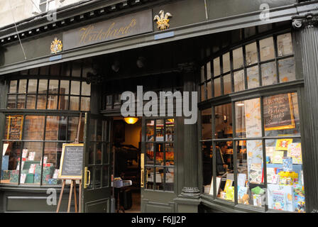 Hatchard Buchhandlung in Piccadilly, London, England - Londons älteste Buchhandlung. Stockfoto