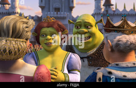 Datum der Freigabe: 19. Mai 2004. FILMTITEL: Shrek 2. STUDIO: DreamWorks SKG. PLOT: Shrek Prinzessin Fiona gerettet hat, haben geheiratet, und jetzt ist Zeit, die Eltern zu treffen. Shrek, Fiona und Esel machte sich zu weit, weit weg auf Fionas Mutter und Vater treffen. Aber nicht jeder ist glücklich. Shrek und der König es schwer auszukommen, und es gibt Spannungen in der Ehe. Es ist nicht nur die Familie, die unglücklich sind. Prince Charming kehrt aus einem gescheiterten Versuch Rettung Fiona und arbeitet neben seiner Mutter, die gute Fee zu versuchen und finden einen Weg, um weg von Fiona Shrek. IM BILD:. Stockfoto