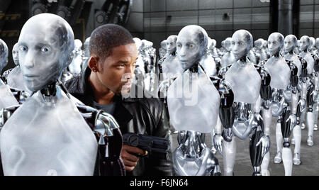 Datum der Freigabe: 16. Juli 2004. FILMTITEL: Ich Roboter. STUDIO: 20th Century Fox. PLOT: Im Jahr 2035, die ein Techno-phobische Cop ein Verbrechen untersucht, die möglicherweise von einem Roboter begangen wurden, was zu einer größeren Bedrohung für die Menschheit führt. Im Bild: WILL SMITH als Del Spooner. Stockfoto