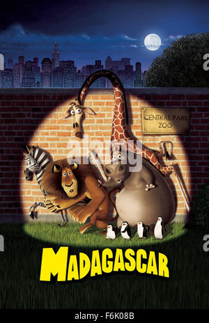 Erscheinungsdatum: 27. Mai 2005. FILMTITEL: Madagaskar. STUDIO: DreamWorks SKG. PLOT: In New York sind Central Park Zoo, ein Löwe, ein Zebra, eine Giraffe und ein Nilpferd beste Freunde und Stars der Show. Aber wenn eines der Tiere aus ihrem Käfig verloren geht, die anderen drei befreien, ihn, nur um sich wieder vereint... auf einem Schiff auf dem Weg nach Afrika zu suchen. Wenn ihr Schiff gekapert wird, erfahren Sie jedoch die Freunde, die alle in Gefangenschaft aufgewachsen sind, aus erster Hand wie das Leben in der Wildnis sein kann. IM BILD:. Stockfoto