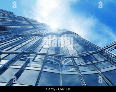 niedrigen Winkel und unendlichen Blick auf den höchsten Turm Gebäude der Welt Burj Khalifa Dubai, Vereinigte Arabische Emirate, zeigt das futuristische design Stockfoto